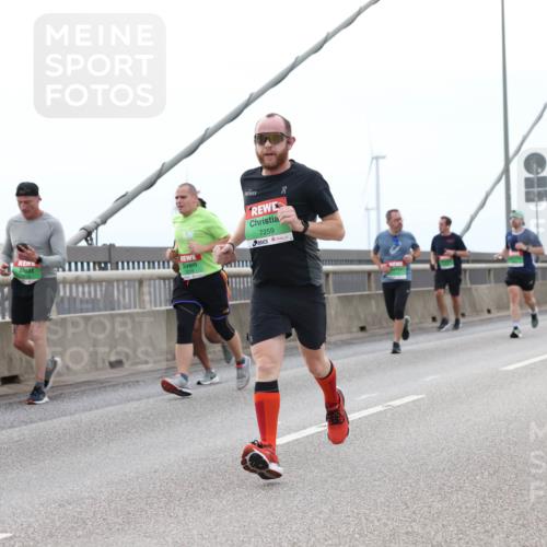 03.10.2025 - Köhlbrandbrückenlauf Lena Gebhardt http://msf.ph/oto/9200603 03.10.2025 15:40:35 Position 2 7259 meine-sportfotos.de