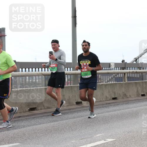 03.10.2025 - Köhlbrandbrückenlauf Lena Gebhardt http://msf.ph/oto/9200606 03.10.2025 15:40:37 Position 2 7278, 7239, 9666 meine-sportfotos.de