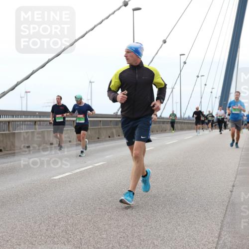 03.10.2025 - Köhlbrandbrückenlauf Lena Gebhardt http://msf.ph/oto/9200609 03.10.2025 15:40:37 Position 2 7115 meine-sportfotos.de