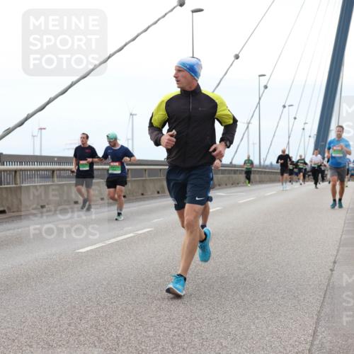 03.10.2025 - Köhlbrandbrückenlauf Lena Gebhardt http://msf.ph/oto/9200610 03.10.2025 15:40:37 Position 2 7115 meine-sportfotos.de