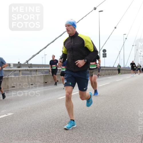 03.10.2025 - Köhlbrandbrückenlauf Lena Gebhardt http://msf.ph/oto/9200611 03.10.2025 15:40:38 Position 2  meine-sportfotos.de