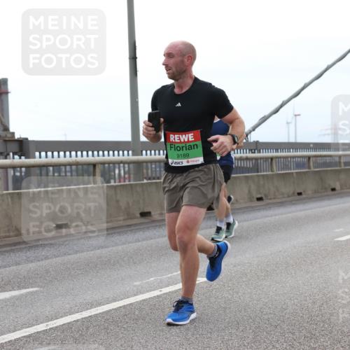 03.10.2025 - Köhlbrandbrückenlauf Lena Gebhardt http://msf.ph/oto/9200615 03.10.2025 15:40:39 Position 2 9189 meine-sportfotos.de