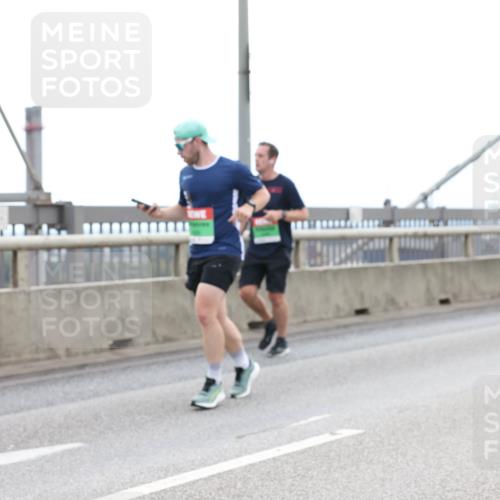 03.10.2025 - Köhlbrandbrückenlauf Lena Gebhardt http://msf.ph/oto/9200620 03.10.2025 15:40:40 Position 2  meine-sportfotos.de