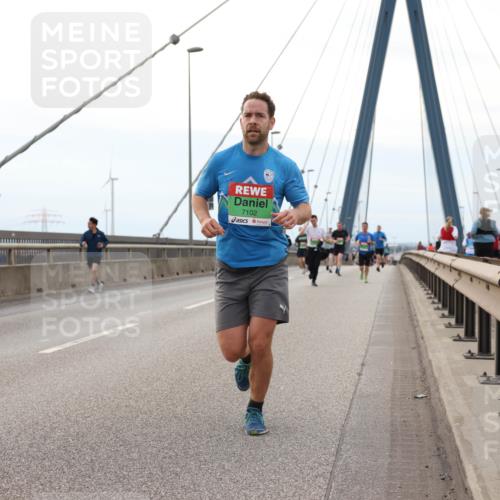03.10.2025 - Köhlbrandbrückenlauf Lena Gebhardt http://msf.ph/oto/9200621 03.10.2025 15:40:41 Position 2 7102 meine-sportfotos.de