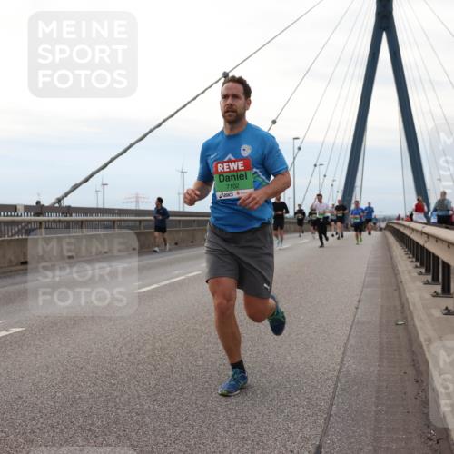 03.10.2025 - Köhlbrandbrückenlauf Lena Gebhardt http://msf.ph/oto/9200623 03.10.2025 15:40:41 Position 2 7102 meine-sportfotos.de