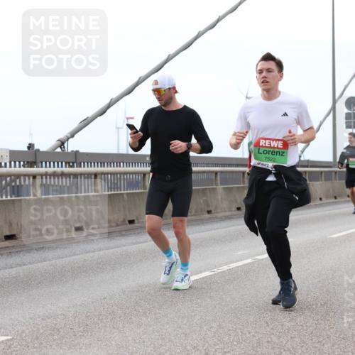 03.10.2025 - Köhlbrandbrückenlauf Lena Gebhardt http://msf.ph/oto/9200625 03.10.2025 15:40:46 Position 2 7522, 9595 meine-sportfotos.de