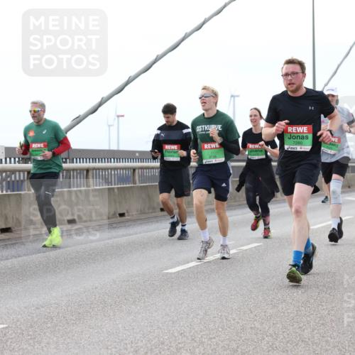 03.10.2025 - Köhlbrandbrückenlauf Lena Gebhardt http://msf.ph/oto/9200632 03.10.2025 15:40:49 Position 2 9746, 7280 meine-sportfotos.de