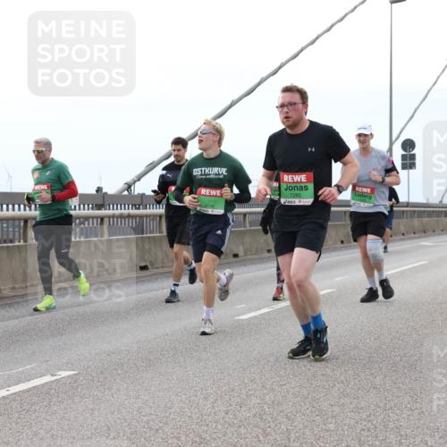 03.10.2025 - Köhlbrandbrückenlauf Lena Gebhardt http://msf.ph/oto/9200634 03.10.2025 15:40:50 Position 2 9746, 7280 meine-sportfotos.de