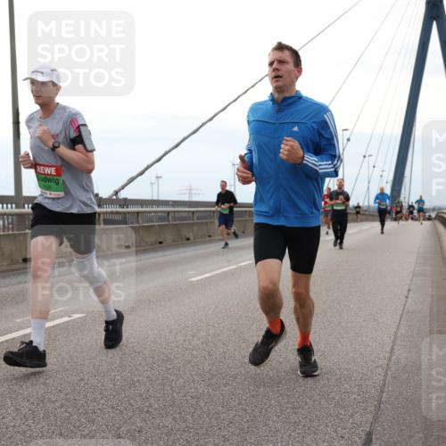 03.10.2025 - Köhlbrandbrückenlauf Lena Gebhardt http://msf.ph/oto/9200640 03.10.2025 15:40:52 Position 2 9570, 7125 meine-sportfotos.de