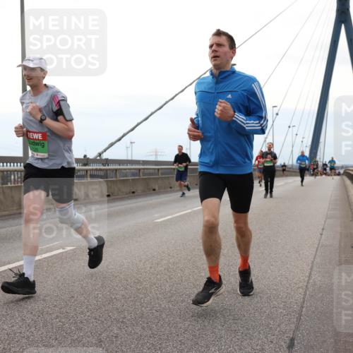 03.10.2025 - Köhlbrandbrückenlauf Lena Gebhardt http://msf.ph/oto/9200641 03.10.2025 15:40:52 Position 2 9570, 125 meine-sportfotos.de