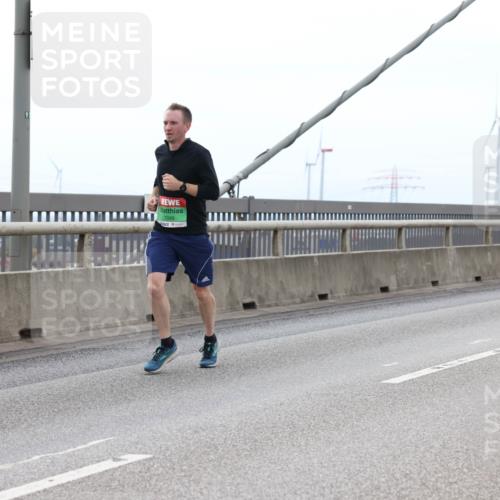 03.10.2025 - Köhlbrandbrückenlauf Lena Gebhardt http://msf.ph/oto/9200645 03.10.2025 15:40:54 Position 2 91, 7099, 8769 meine-sportfotos.de