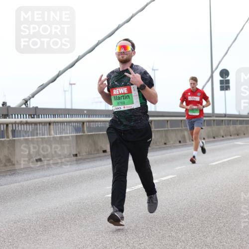 03.10.2025 - Köhlbrandbrückenlauf Lena Gebhardt http://msf.ph/oto/9200646 03.10.2025 15:40:54 Position 2 8769 meine-sportfotos.de