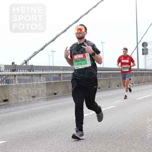 03.10.2025 - Köhlbrandbrückenlauf Lena Gebhardt http://msf.ph/oto/9200647 03.10.2025 15:40:54 Position 2 9, 8769 meine-sportfotos.de