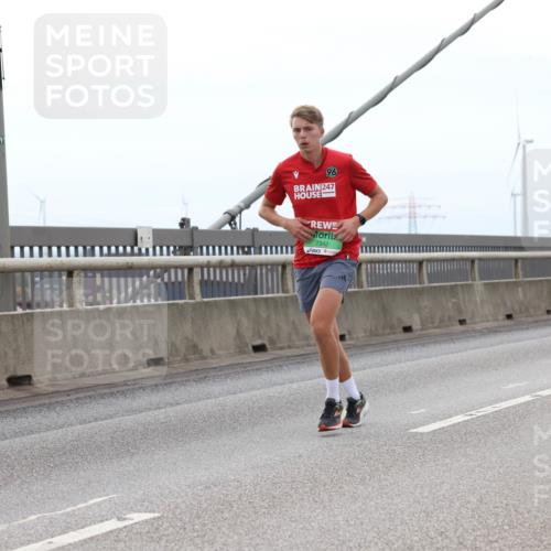 03.10.2025 - Köhlbrandbrückenlauf Lena Gebhardt http://msf.ph/oto/9200652 03.10.2025 15:40:56 Position 2 96, 247, 7342, 9562 meine-sportfotos.de