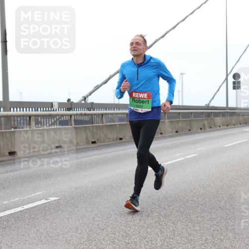 03.10.2025 - Köhlbrandbrückenlauf Lena Gebhardt http://msf.ph/oto/9200658 03.10.2025 15:40:58 Position 2 342, 9562 meine-sportfotos.de