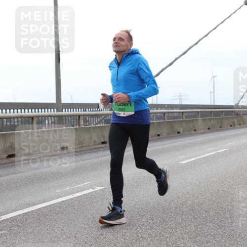 03.10.2025 - Köhlbrandbrückenlauf Lena Gebhardt http://msf.ph/oto/9200660 03.10.2025 15:40:58 Position 2 9562 meine-sportfotos.de