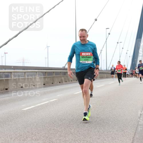 03.10.2025 - Köhlbrandbrückenlauf Lena Gebhardt http://msf.ph/oto/9200664 03.10.2025 15:41:01 Position 2 9294 meine-sportfotos.de