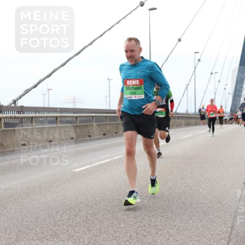 03.10.2025 - Köhlbrandbrückenlauf Lena Gebhardt http://msf.ph/oto/9200666 03.10.2025 15:41:02 Position 2 9294 meine-sportfotos.de