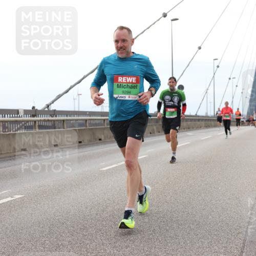 03.10.2025 - Köhlbrandbrückenlauf Lena Gebhardt http://msf.ph/oto/9200668 03.10.2025 15:41:02 Position 2 9294 meine-sportfotos.de