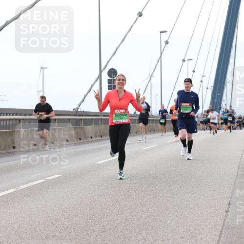 03.10.2025 - Köhlbrandbrückenlauf Lena Gebhardt http://msf.ph/oto/9200677 03.10.2025 15:41:05 Position 2 7386, 9103 meine-sportfotos.de