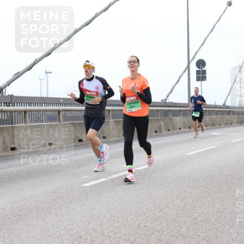 03.10.2025 - Köhlbrandbrückenlauf Lena Gebhardt http://msf.ph/oto/9200690 03.10.2025 15:41:11 Position 2 8994 meine-sportfotos.de