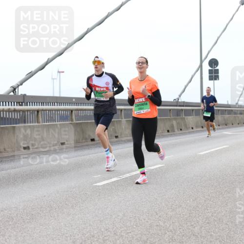 03.10.2025 - Köhlbrandbrückenlauf Lena Gebhardt http://msf.ph/oto/9200691 03.10.2025 15:41:11 Position 2 8994 meine-sportfotos.de