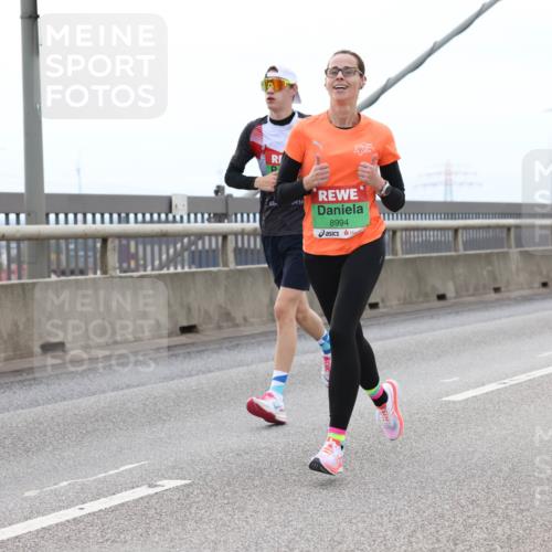 03.10.2025 - Köhlbrandbrückenlauf Lena Gebhardt http://msf.ph/oto/9200695 03.10.2025 15:41:12 Position 2 8994 meine-sportfotos.de