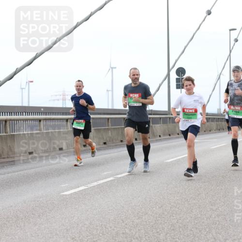 03.10.2025 - Köhlbrandbrückenlauf Lena Gebhardt http://msf.ph/oto/9200697 03.10.2025 15:41:14 Position 2 7245 meine-sportfotos.de