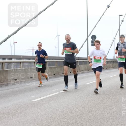 03.10.2025 - Köhlbrandbrückenlauf Lena Gebhardt http://msf.ph/oto/9200698 03.10.2025 15:41:14 Position 2 7245 meine-sportfotos.de