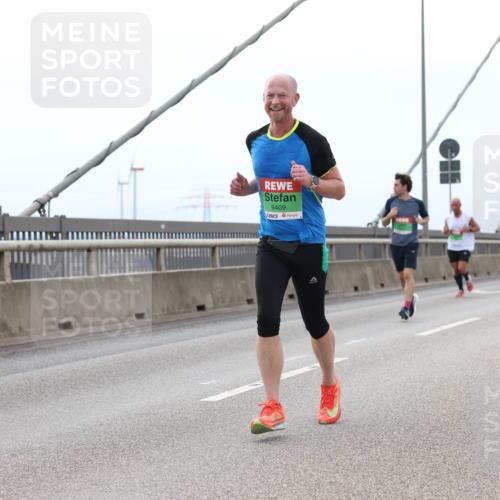 03.10.2025 - Köhlbrandbrückenlauf Lena Gebhardt http://msf.ph/oto/9200708 03.10.2025 15:41:19 Position 2 9409 meine-sportfotos.de