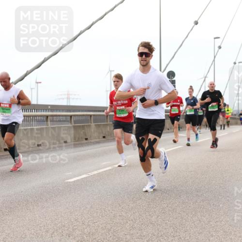 03.10.2025 - Köhlbrandbrückenlauf Lena Gebhardt http://msf.ph/oto/9200718 03.10.2025 15:41:23 Position 2  meine-sportfotos.de