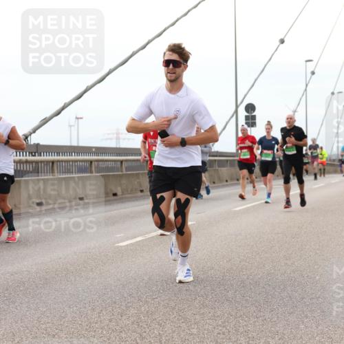 03.10.2025 - Köhlbrandbrückenlauf Lena Gebhardt http://msf.ph/oto/9200719 03.10.2025 15:41:23 Position 2  meine-sportfotos.de