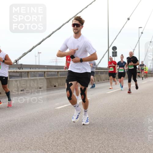 03.10.2025 - Köhlbrandbrückenlauf Lena Gebhardt http://msf.ph/oto/9200720 03.10.2025 15:41:24 Position 2  meine-sportfotos.de