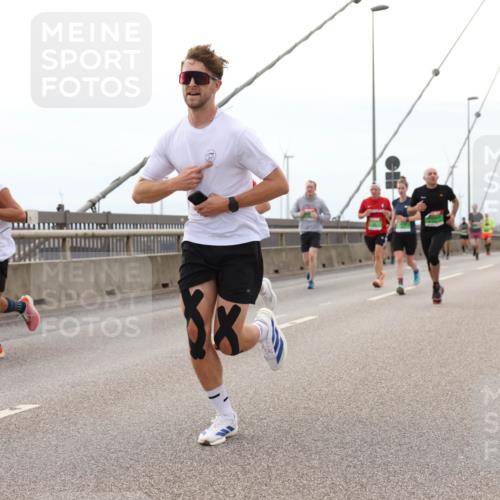 03.10.2025 - Köhlbrandbrückenlauf Lena Gebhardt http://msf.ph/oto/9200721 03.10.2025 15:41:24 Position 2  meine-sportfotos.de