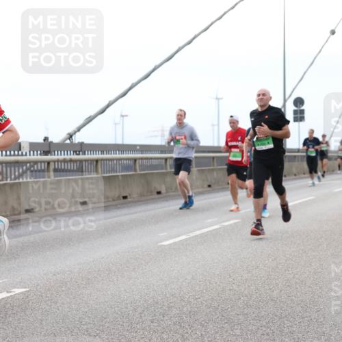 03.10.2025 - Köhlbrandbrückenlauf Lena Gebhardt http://msf.ph/oto/9200725 03.10.2025 15:41:25 Position 2 96, 9115 meine-sportfotos.de