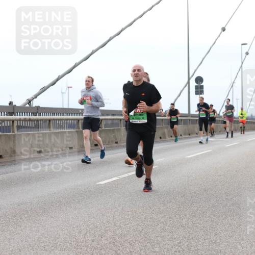 03.10.2025 - Köhlbrandbrückenlauf Lena Gebhardt http://msf.ph/oto/9200726 03.10.2025 15:41:26 Position 2  meine-sportfotos.de