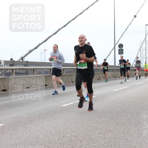 03.10.2025 - Köhlbrandbrückenlauf Lena Gebhardt http://msf.ph/oto/9200727 03.10.2025 15:41:26 Position 2 8049 meine-sportfotos.de