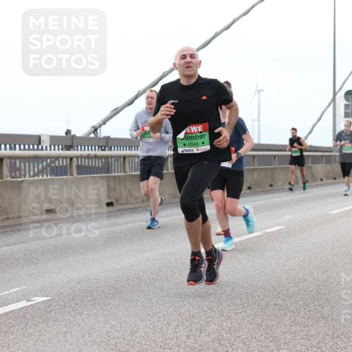 03.10.2025 - Köhlbrandbrückenlauf Lena Gebhardt http://msf.ph/oto/9200729 03.10.2025 15:41:26 Position 2 8049 meine-sportfotos.de