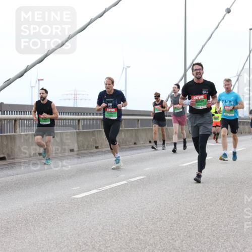 03.10.2025 - Köhlbrandbrückenlauf Lena Gebhardt http://msf.ph/oto/9200738 03.10.2025 15:41:29 Position 2  meine-sportfotos.de