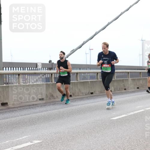03.10.2025 - Köhlbrandbrückenlauf Lena Gebhardt http://msf.ph/oto/9200740 03.10.2025 15:41:30 Position 2 91, 7297, 9010 meine-sportfotos.de