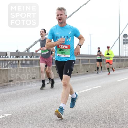 03.10.2025 - Köhlbrandbrückenlauf Lena Gebhardt http://msf.ph/oto/9200746 03.10.2025 15:41:32 Position 2 9377 meine-sportfotos.de
