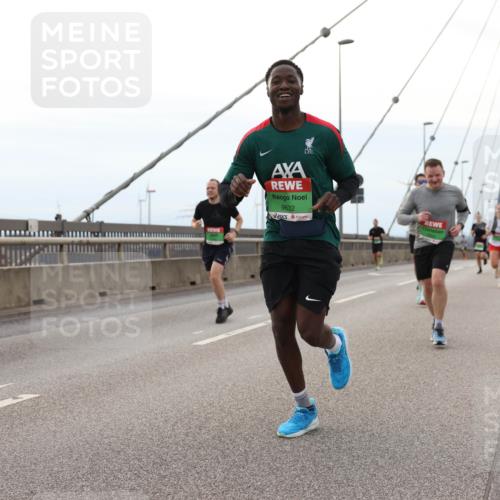 03.10.2025 - Köhlbrandbrückenlauf Lena Gebhardt http://msf.ph/oto/9200755 03.10.2025 15:41:36 Position 2 9632 meine-sportfotos.de