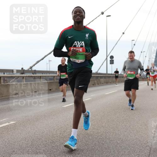 03.10.2025 - Köhlbrandbrückenlauf Lena Gebhardt http://msf.ph/oto/9200757 03.10.2025 15:41:36 Position 2 9632 meine-sportfotos.de