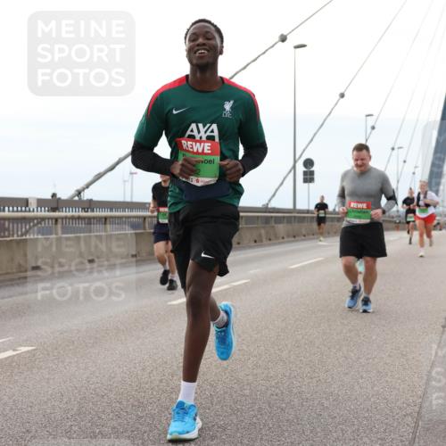 03.10.2025 - Köhlbrandbrückenlauf Lena Gebhardt http://msf.ph/oto/9200758 03.10.2025 15:41:36 Position 2 82 meine-sportfotos.de