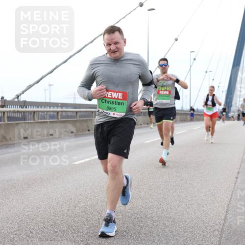 03.10.2025 - Köhlbrandbrückenlauf Lena Gebhardt http://msf.ph/oto/9200763 03.10.2025 15:41:38 Position 2 8995 meine-sportfotos.de