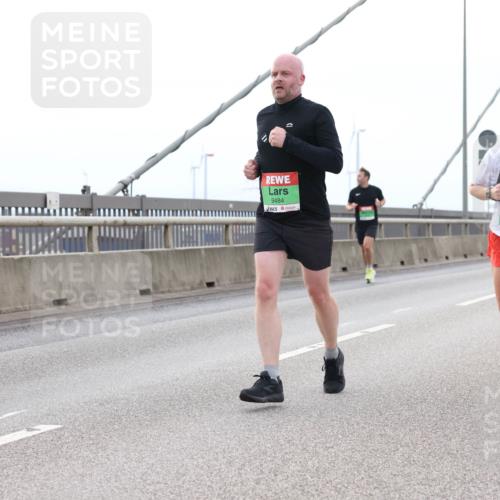 03.10.2025 - Köhlbrandbrückenlauf Lena Gebhardt http://msf.ph/oto/9200774 03.10.2025 15:41:40 Position 2 9484, 7599 meine-sportfotos.de