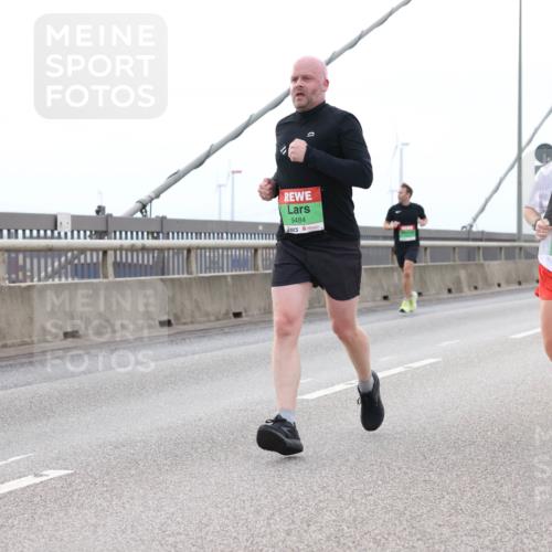 03.10.2025 - Köhlbrandbrückenlauf Lena Gebhardt http://msf.ph/oto/9200775 03.10.2025 15:41:40 Position 2 9484, 7599 meine-sportfotos.de
