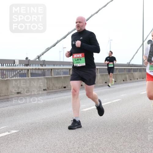 03.10.2025 - Köhlbrandbrückenlauf Lena Gebhardt http://msf.ph/oto/9200776 03.10.2025 15:41:40 Position 2 9484, 7599 meine-sportfotos.de