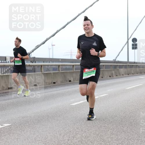 03.10.2025 - Köhlbrandbrückenlauf Lena Gebhardt http://msf.ph/oto/9200783 03.10.2025 15:41:42 Position 2 8855 meine-sportfotos.de