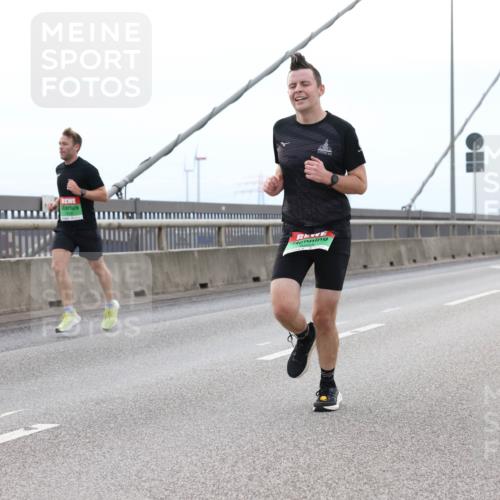 03.10.2025 - Köhlbrandbrückenlauf Lena Gebhardt http://msf.ph/oto/9200784 03.10.2025 15:41:42 Position 2  meine-sportfotos.de
